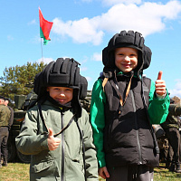 На плацу 11 омбр состоялось торжественное мероприятие, посвященное 83-й годовщине со Дня образования воинской части