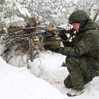 С марша в поле