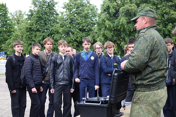 Продолжаются учебно-полевые сборы с десятиклассниками