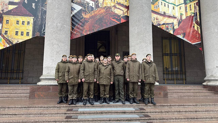 Военнослужащие 120 омбр посетили Национальный художественный музей