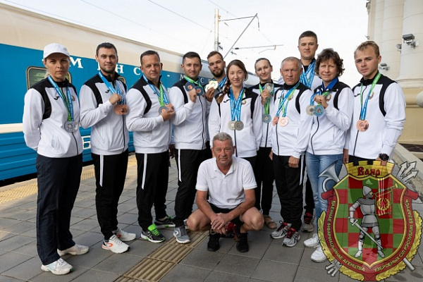 Национальная сборная Республики Беларусь по парашютному спорту вернулась с Чемпионата мира с наградами