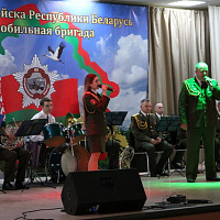 Военнослужащих, выслуживших установленные сроки срочной военной службы, чествовали в Жодино