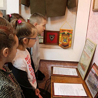 Продолжают работу детские лагеря военно патриотического профиля