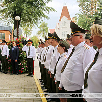 В ЗОК открыта знаковая табличка у мемориальной доски генерал-лейтенанту инженерных войск Дмитрию Карбышеву