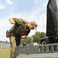 Белорусские военные продолжают оказывать помощь в уборке урожая