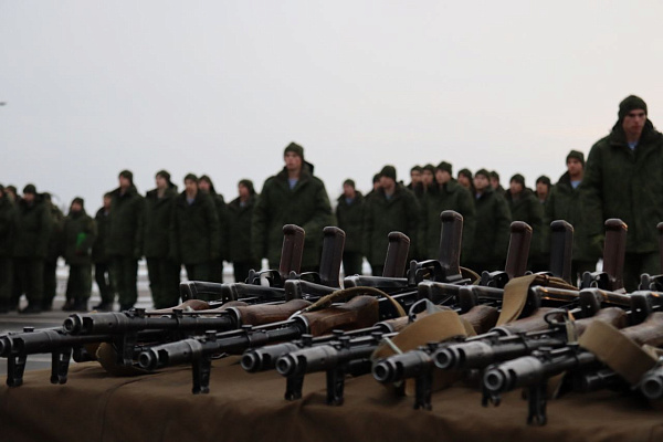 Вручение оружия и военной техники военнослужащим 38 одшбр