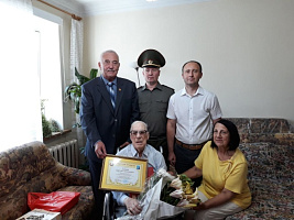 Ветерану Великой Отечественной войны Виктору Акимову исполнилось 105 лет 
