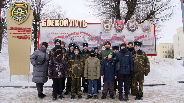 Занятия с воспитанниками военно-патриотического клуба «Гвардейцы 120-й»