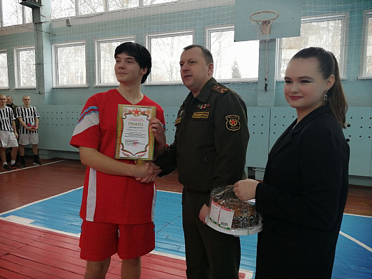 В духе соперничества